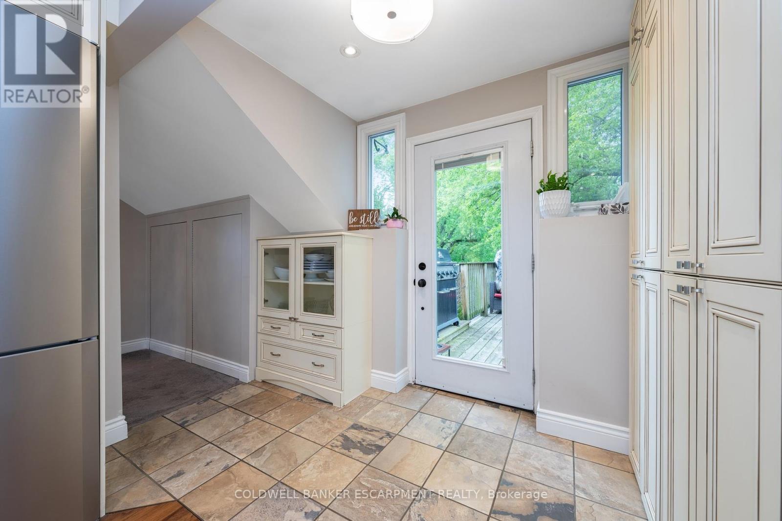 28 Main Street N, Halton Hills, Ontario  L7J 1W1 - Photo 29 - W12396782