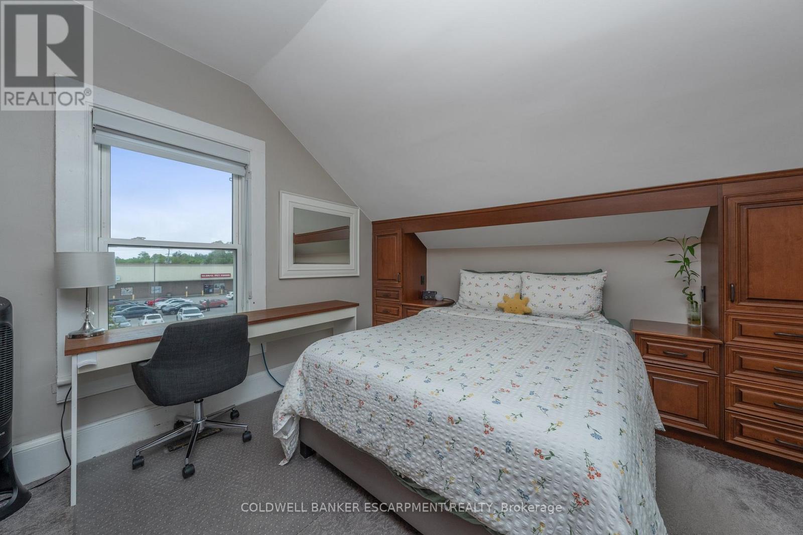 28 Main Street N, Halton Hills, Ontario  L7J 1W1 - Photo 31 - W12396782