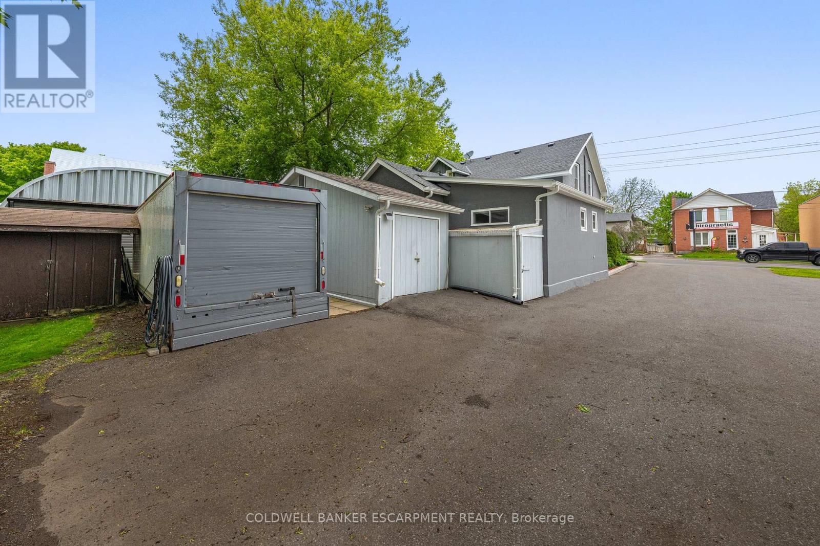 28 Main Street N, Halton Hills, Ontario  L7J 1W1 - Photo 41 - W12396782