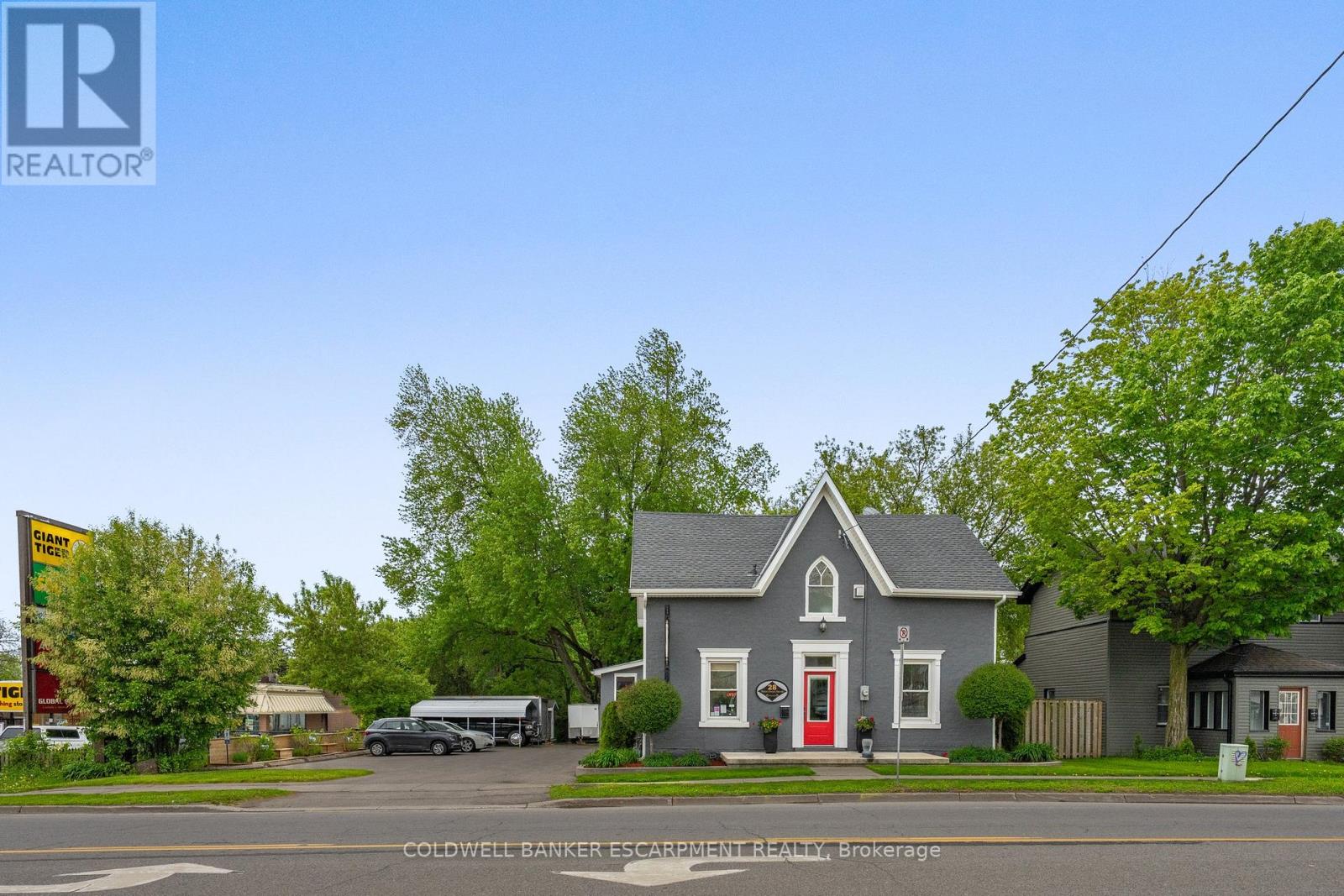 28 Main Street N, Halton Hills, Ontario  L7J 1W1 - Photo 46 - W12396782