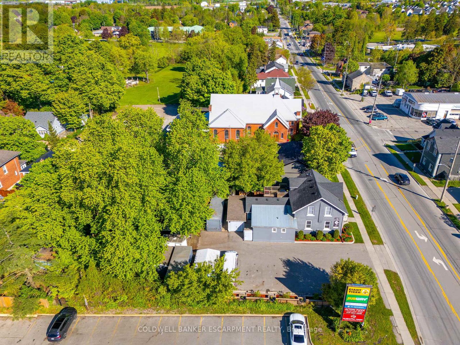 28 Main Street N, Halton Hills, Ontario  L7J 1W1 - Photo 49 - W12396782