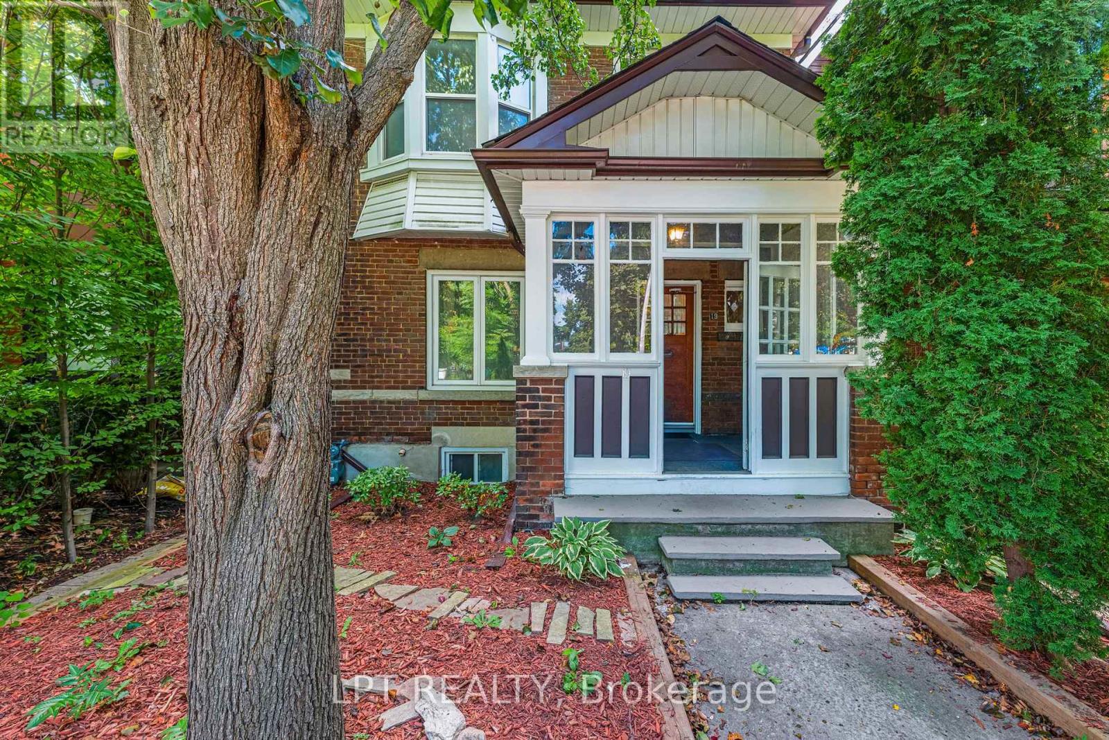 19 Marmaduke Street, Toronto, Ontario  M6R 1T1 - Photo 2 - W12396789