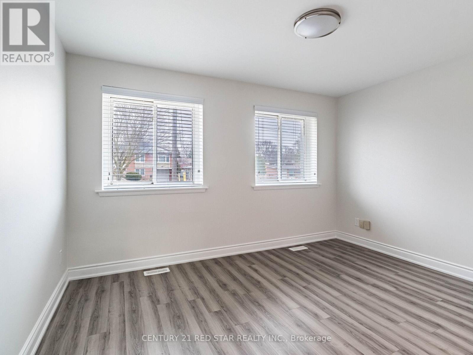 80 Coral Gable Drive, Toronto, Ontario  M9M 1P1 - Photo 17 - W12396816