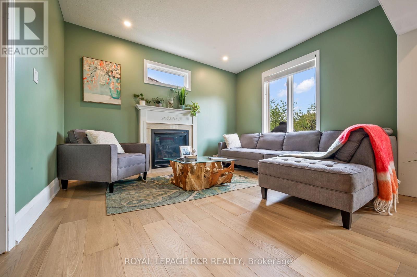 63 Young Court, Orangeville, Ontario  L9W 0A8 - Photo 8 - W12396852