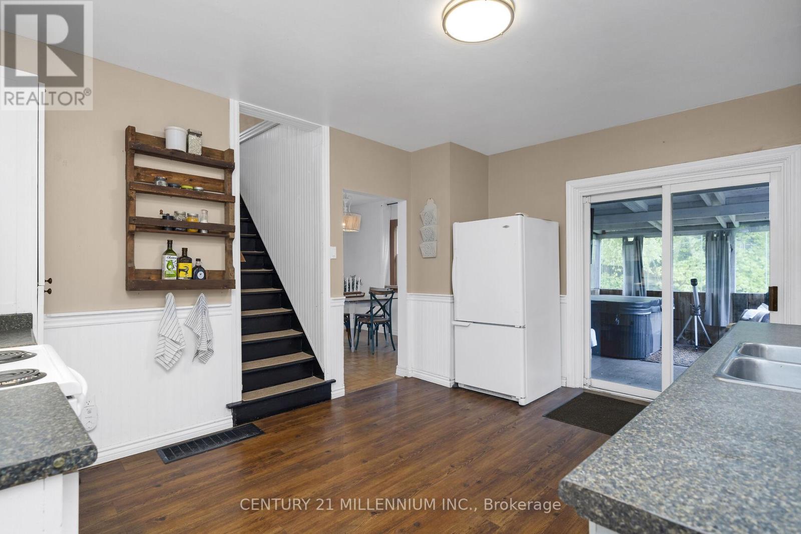1551 Queen Street E, Caledon, Ontario  L7K 0C2 - Photo 16 - W12396965