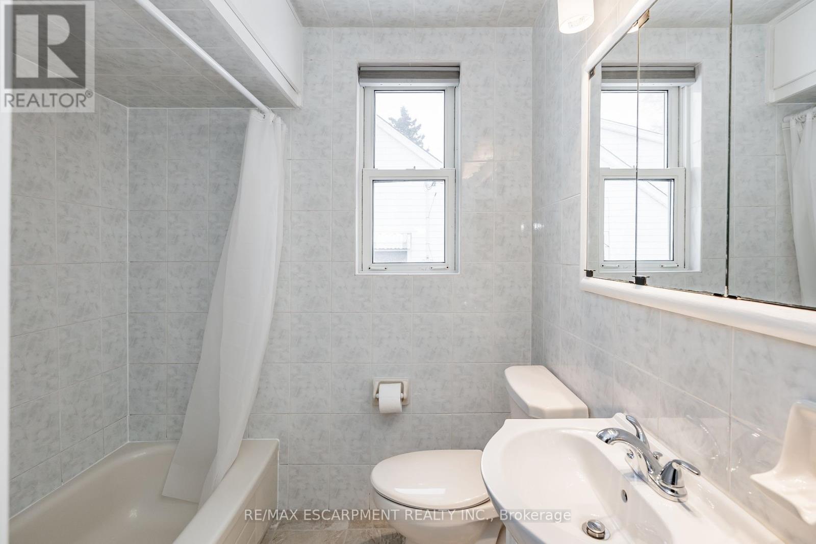 (Upper) - 317 King Street E, Hamilton, Ontario  L8G 1M2 - Photo 12 - X12396804