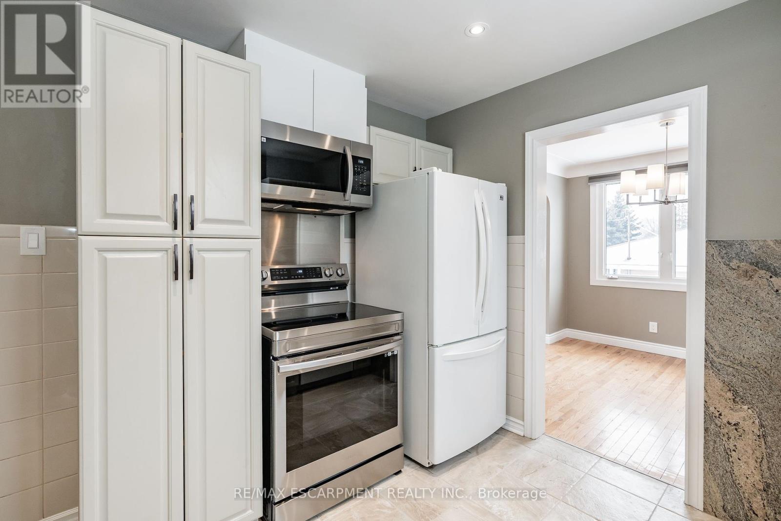 (Upper) - 317 King Street E, Hamilton, Ontario  L8G 1M2 - Photo 7 - X12396804