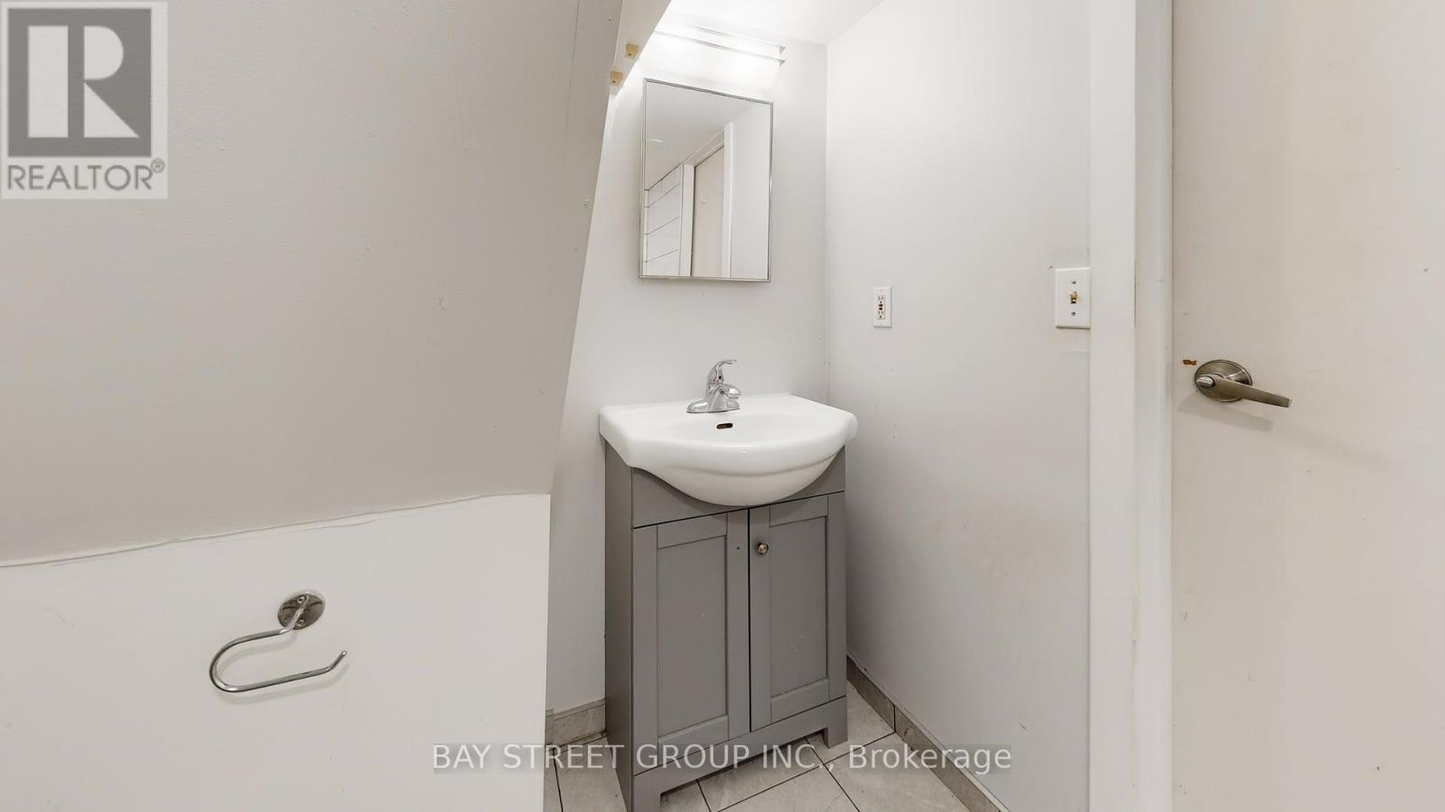 24 Empire Street, London East (East G), Ontario  N5Y 1G7 - Photo 40 - X12396833