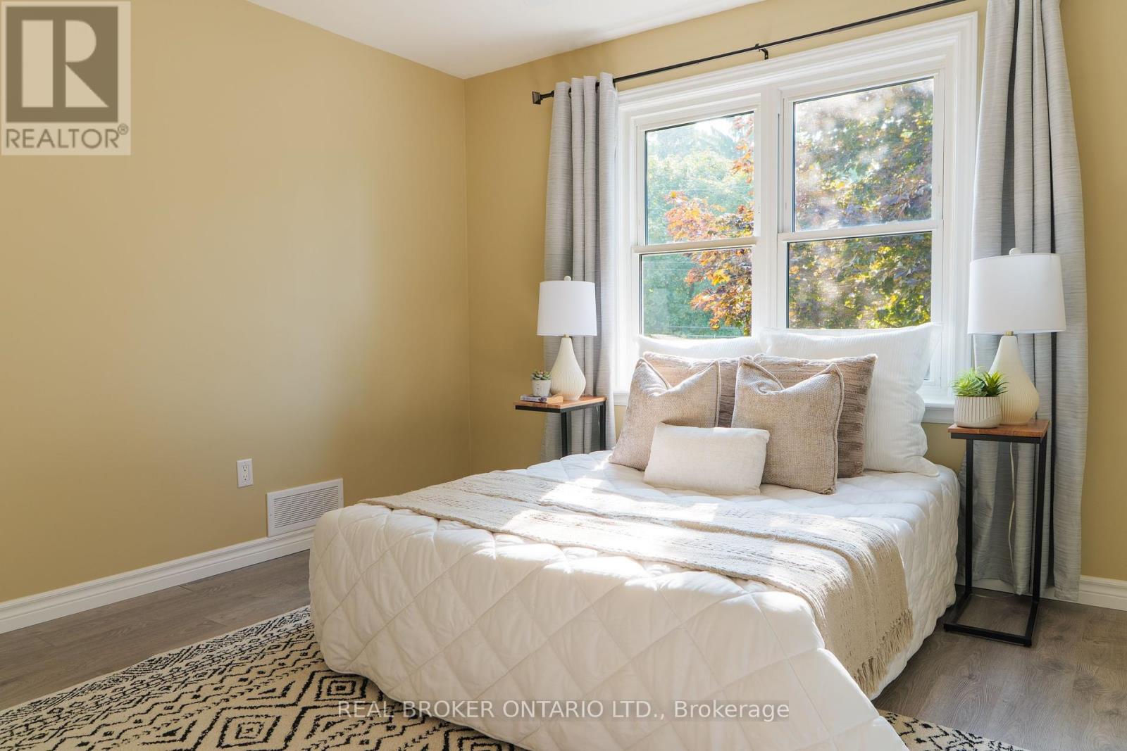 39 Cloverhill Road, Hamilton, Ontario  L9C 3L6 - Photo 19 - X12396836
