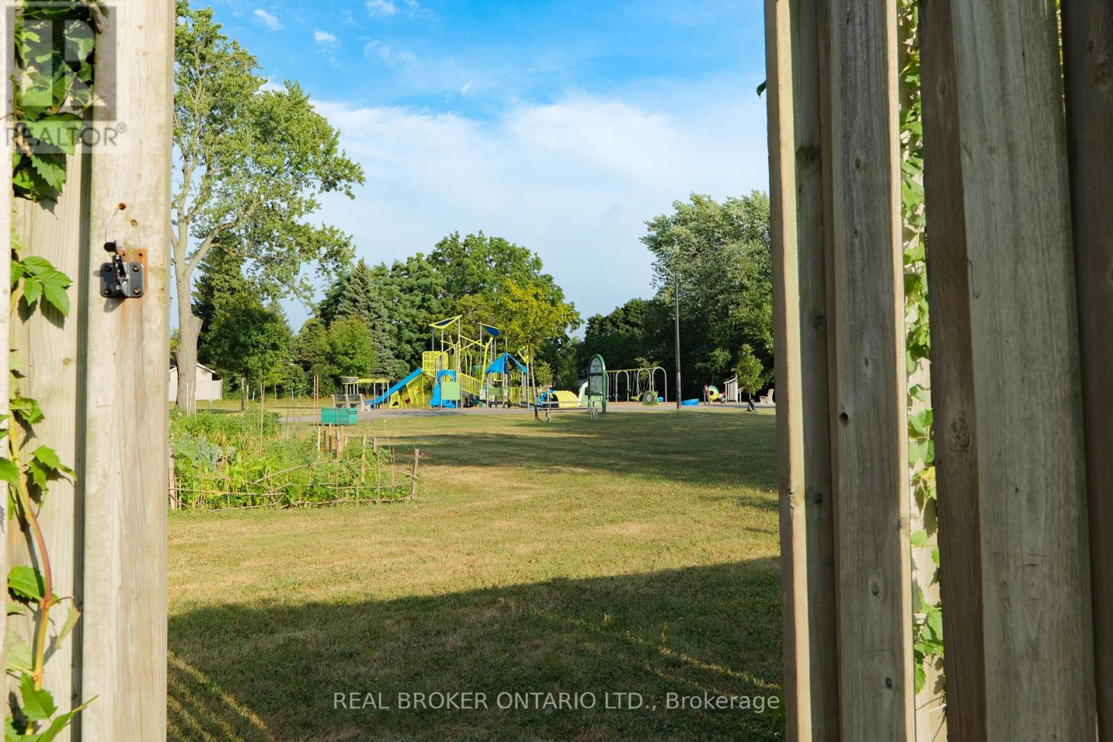 39 Cloverhill Road, Hamilton, Ontario  L9C 3L6 - Photo 43 - X12396836