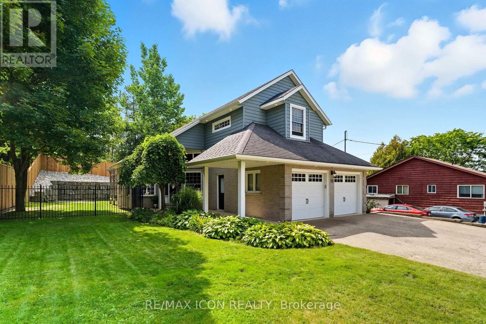 19 Mitchell Street, North Dumfries, Ontario  N0B 1E0 - Photo 1 - X12396910