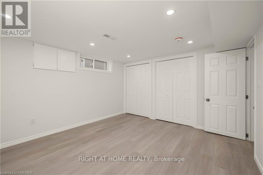60 Champlain Avenue, Hamilton (Greenford), Ontario  L8G 2H7 - Photo 17 - X12396911