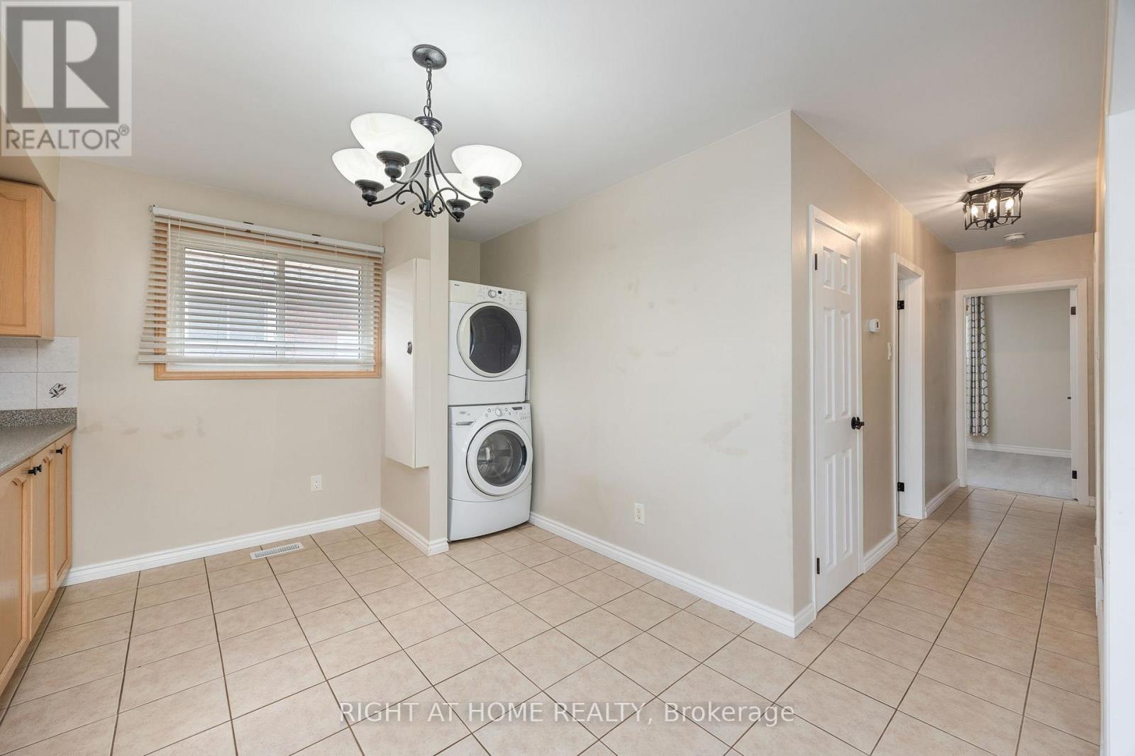60 Champlain Avenue, Hamilton (Greenford), Ontario  L8G 2H7 - Photo 28 - X12396911