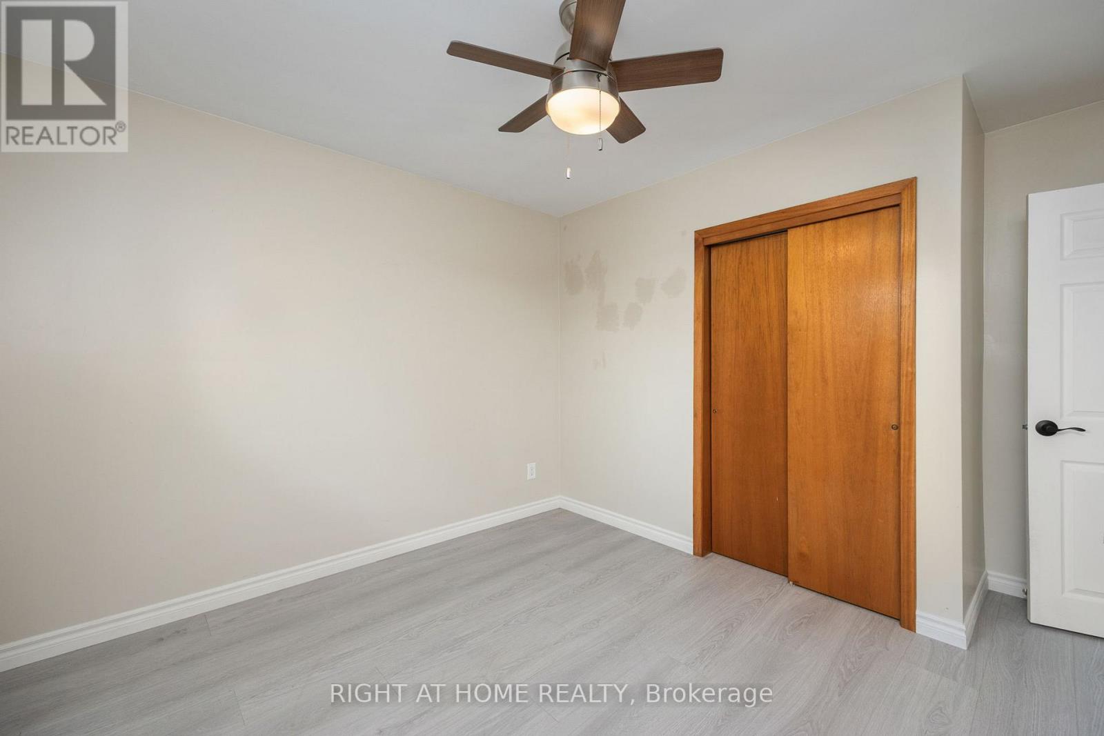 60 Champlain Avenue, Hamilton (Greenford), Ontario  L8G 2H7 - Photo 34 - X12396911
