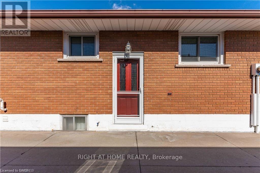 60 Champlain Avenue, Hamilton (Greenford), Ontario  L8G 2H7 - Photo 4 - X12396911