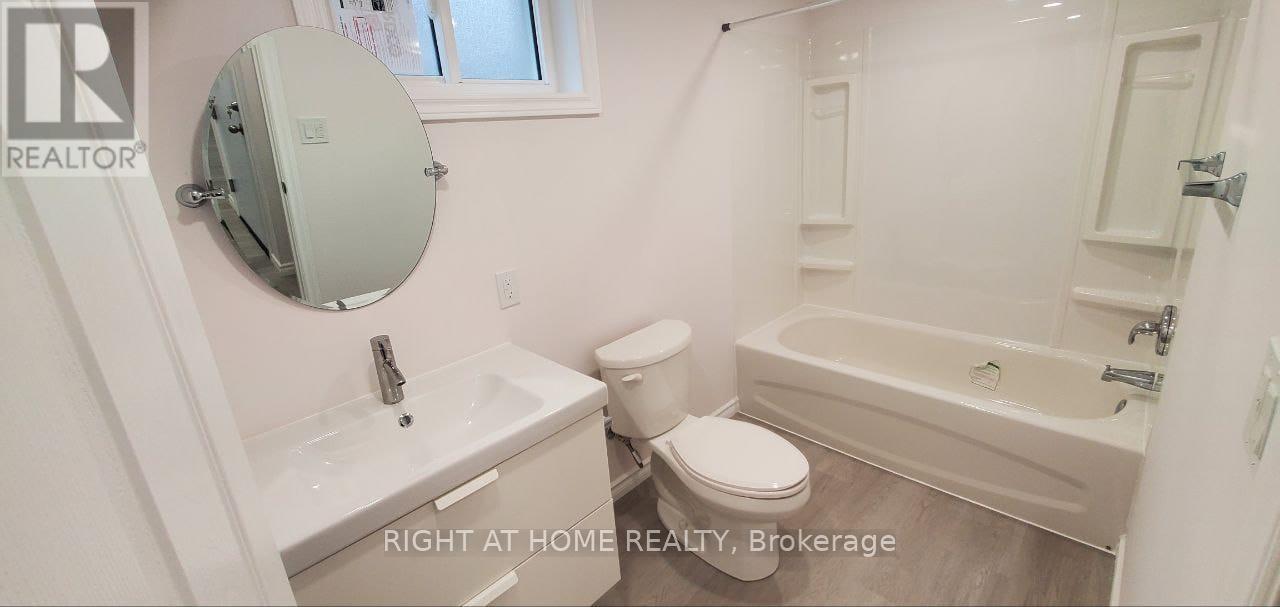 60 Champlain Avenue, Hamilton (Greenford), Ontario  L8G 2H7 - Photo 7 - X12396911
