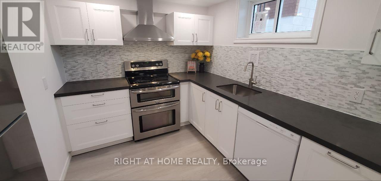 60 Champlain Avenue, Hamilton (Greenford), Ontario  L8G 2H7 - Photo 8 - X12396911