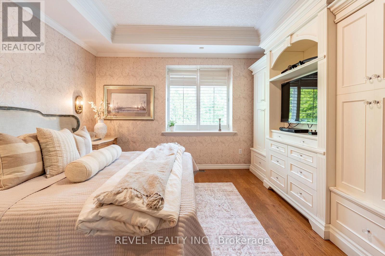 333 Milla Court, Waterloo, Ontario  N2L 6N4 - Photo 21 - X12396932