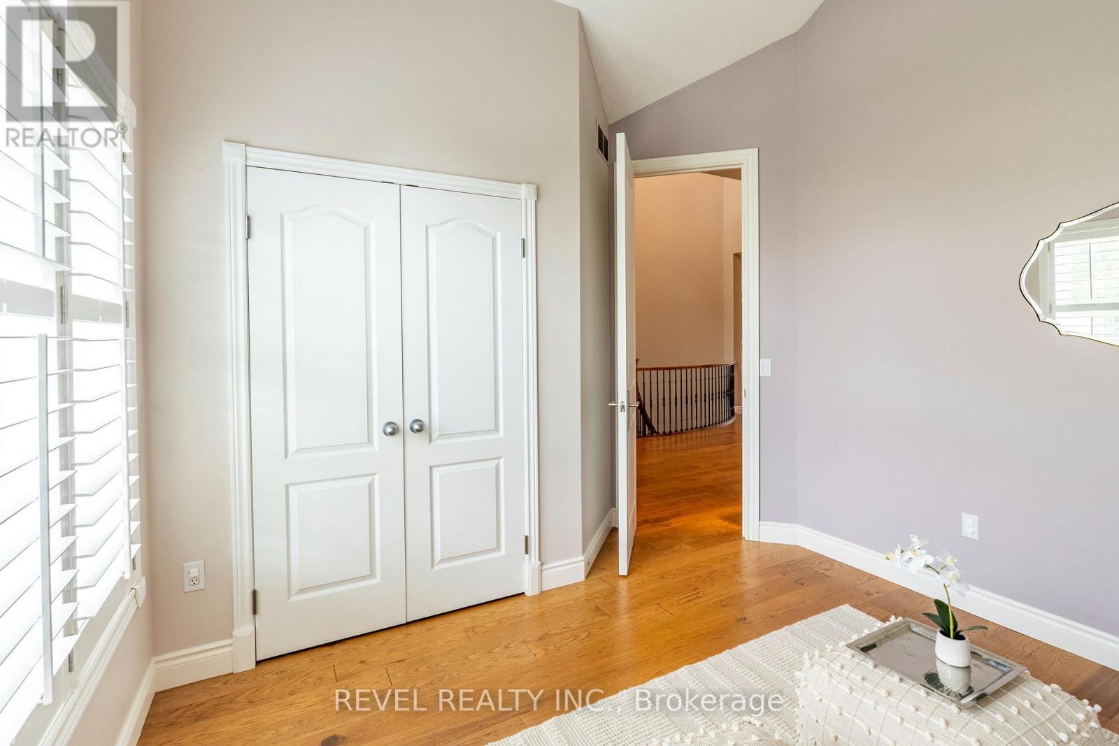 333 Milla Court, Waterloo, Ontario  N2L 6N4 - Photo 7 - X12396932