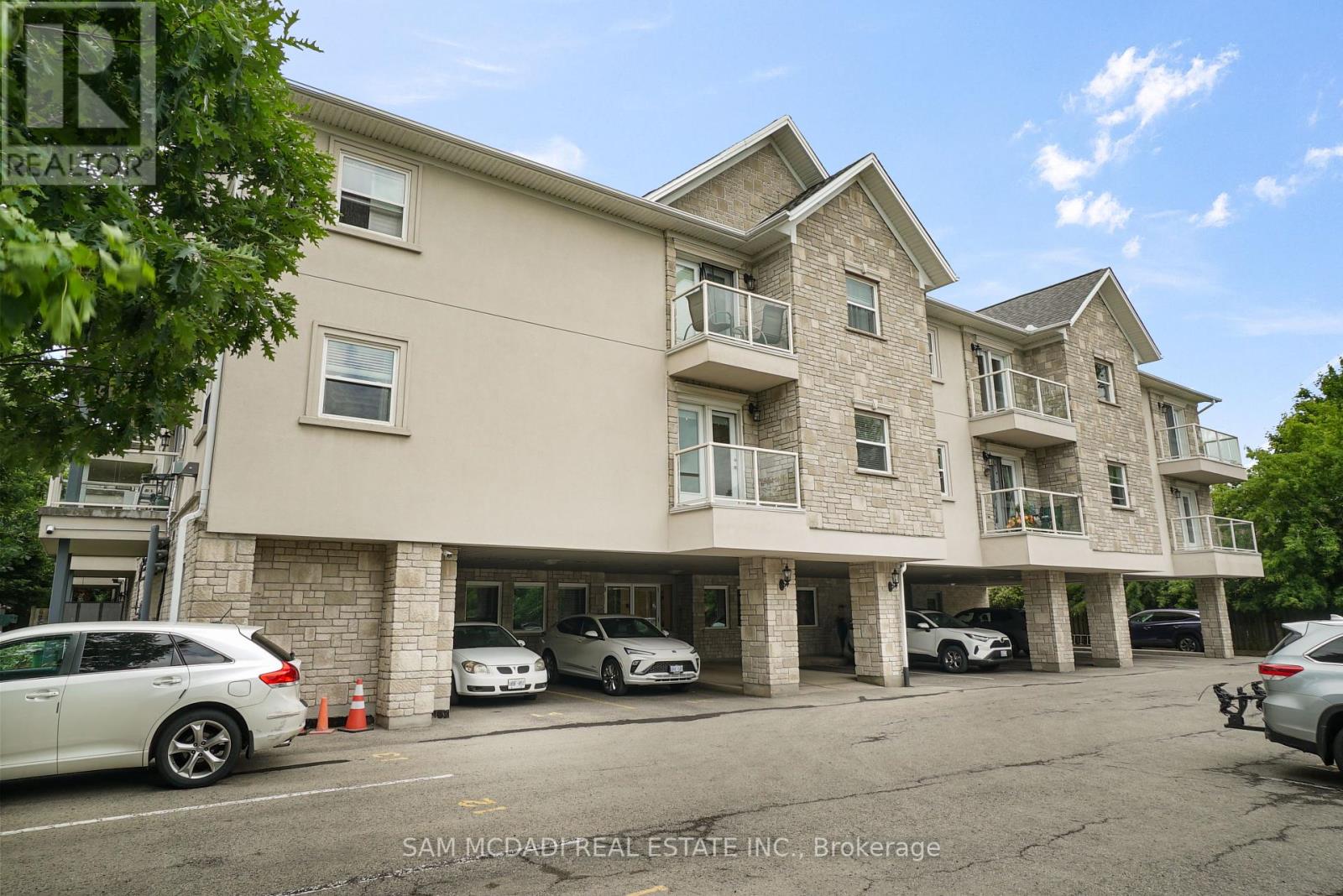 303 - 6928 Ailanthus Avenue, Niagara Falls (Arad/fallsview), Ontario  L2G 4C8 - Photo 2 - X12396935