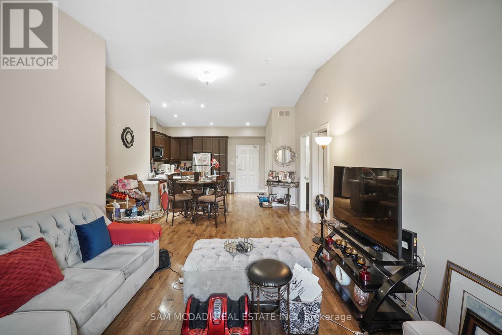 303 - 6928 Ailanthus Avenue, Niagara Falls (Arad/fallsview), Ontario  L2G 4C8 - Photo 9 - X12396935