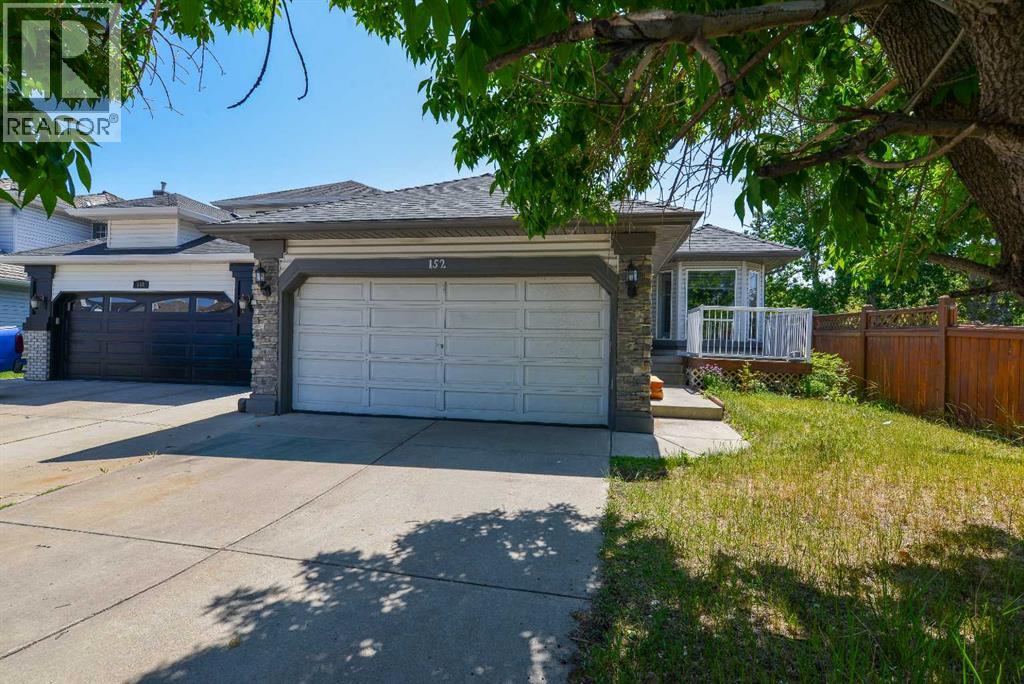 152 Valley Meadow Close Nw, Calgary, Alberta  T3B 5M2 - Photo 2 - A2256080