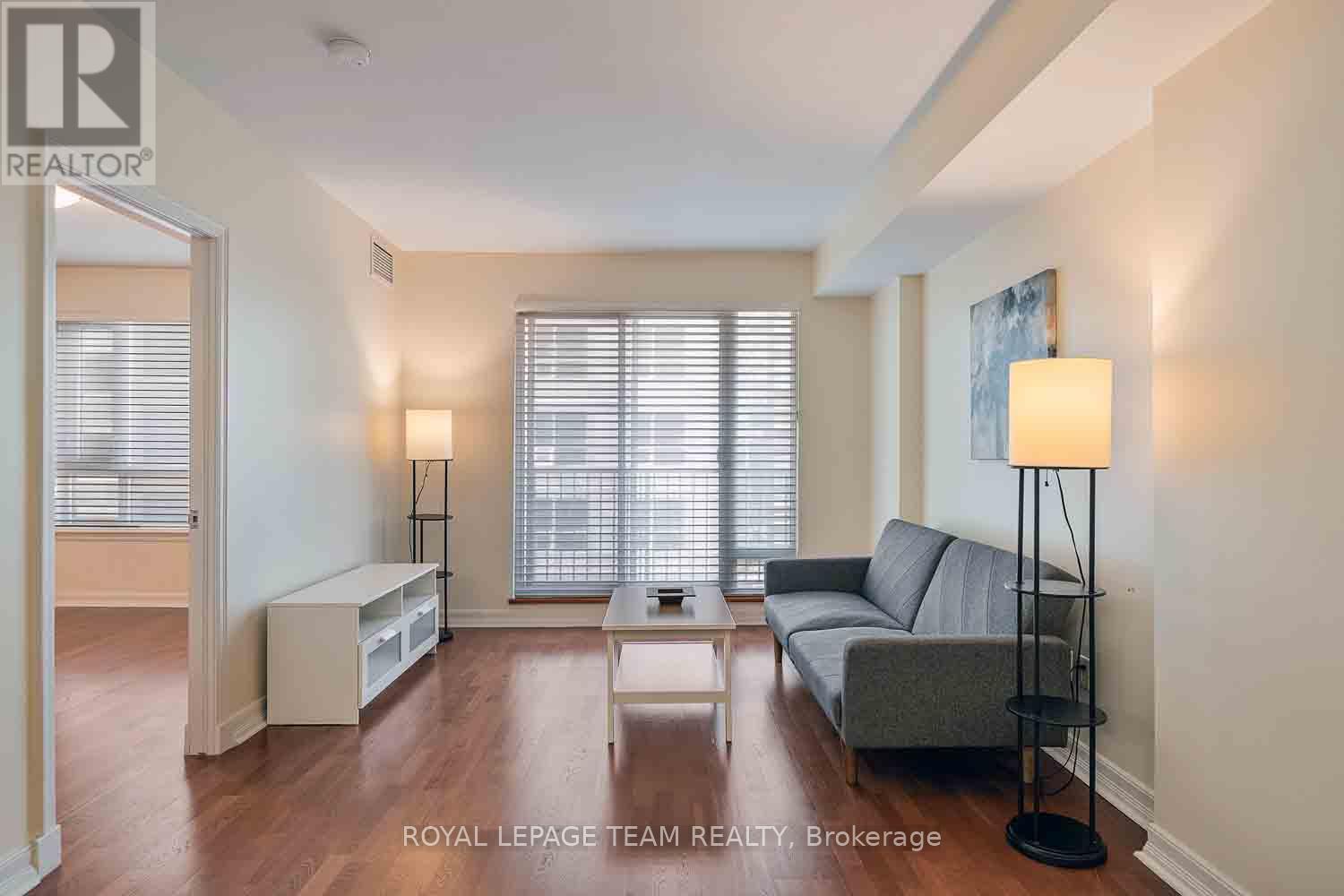 909 - 200 Besserer Street, Ottawa, Ontario  K1N 0A7 - Photo 2 - X12363237