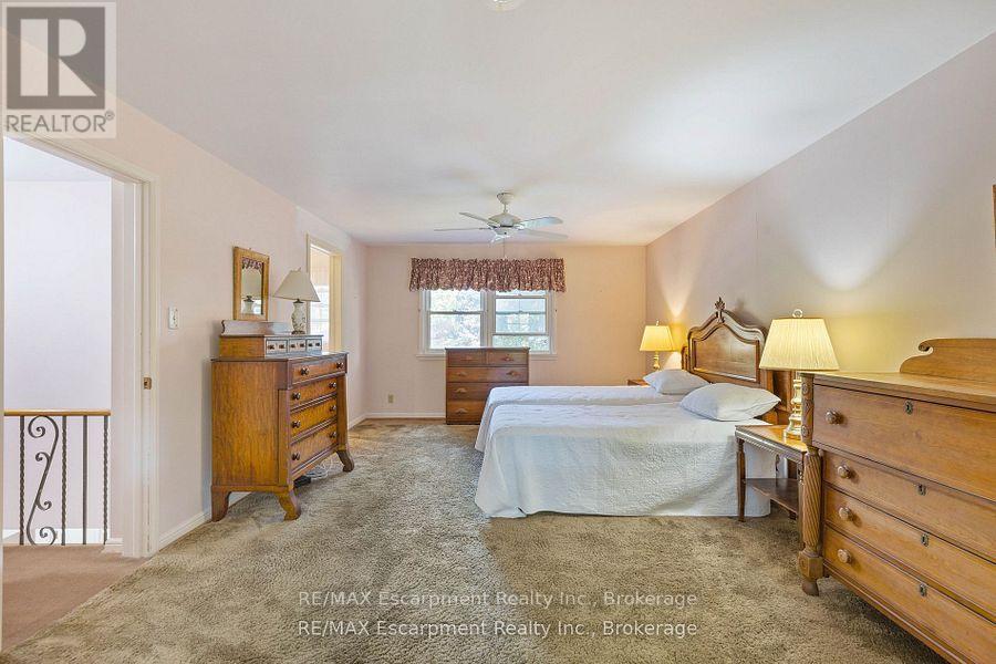 214 Donessle Drive, Oakville, Ontario  L6J 3Y6 - Photo 15 - W12137828
