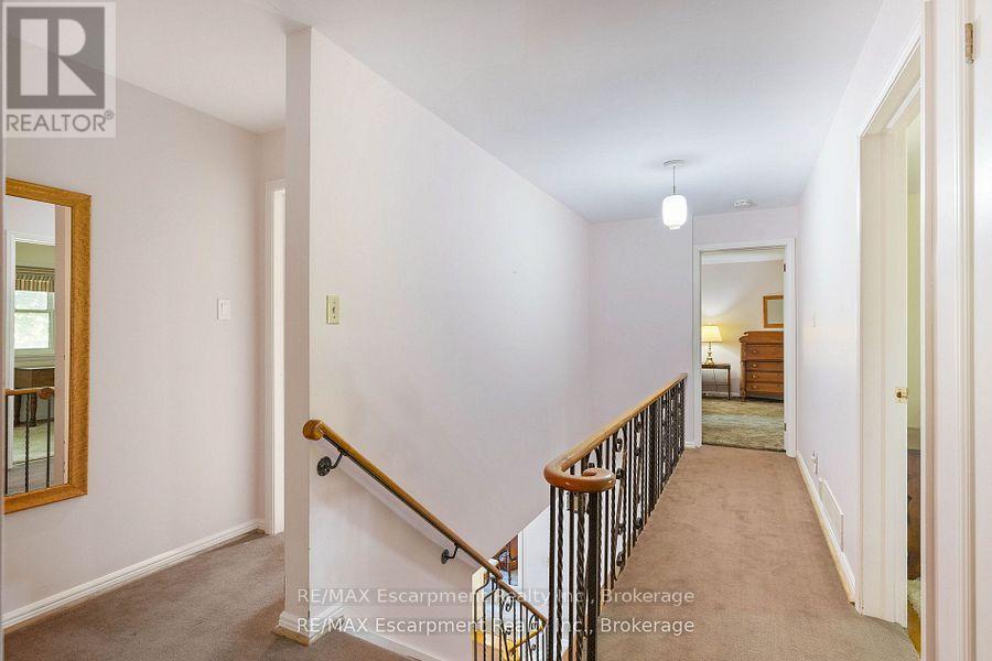 214 Donessle Drive, Oakville, Ontario  L6J 3Y6 - Photo 14 - W12137828