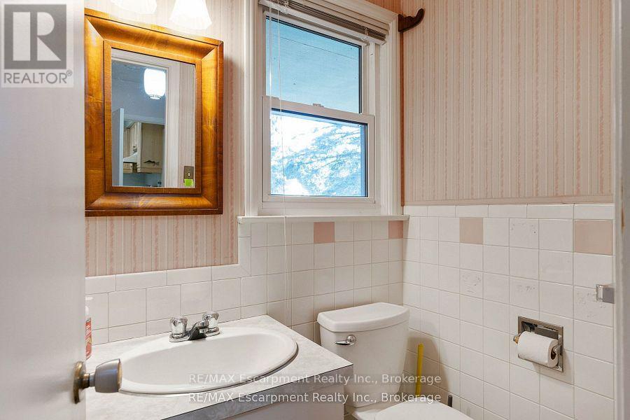 214 Donessle Drive, Oakville, Ontario  L6J 3Y6 - Photo 12 - W12137828