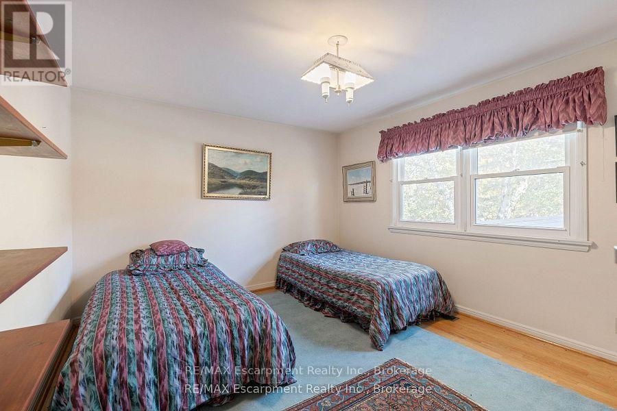 214 Donessle Drive, Oakville, Ontario  L6J 3Y6 - Photo 18 - W12137828