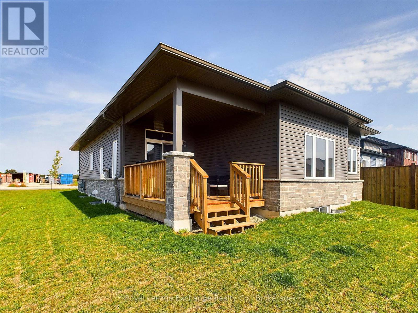 336 Mary Rose Avenue, Saugeen Shores, Ontario  N0H 2C3 - Photo 13 - X12357298