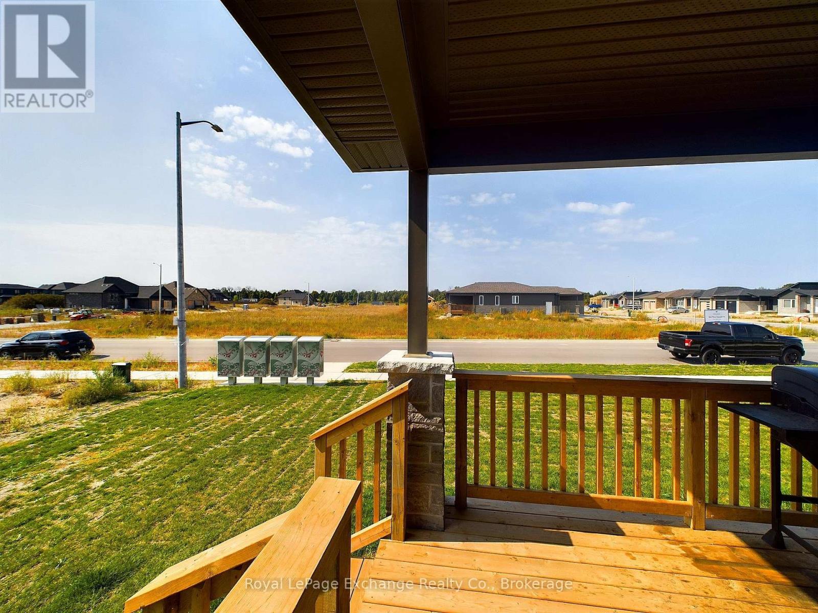 336 Mary Rose Avenue, Saugeen Shores, Ontario  N0H 2C3 - Photo 11 - X12357298