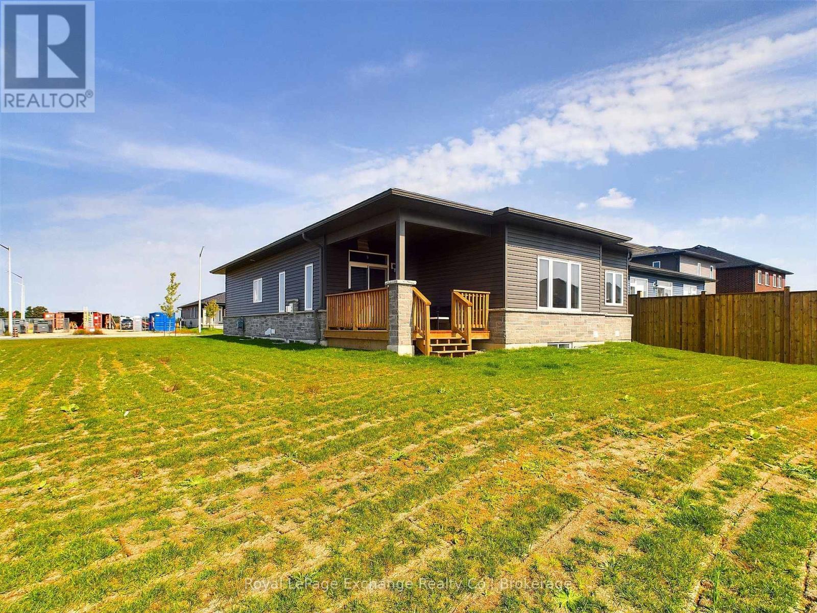 336 Mary Rose Avenue, Saugeen Shores, Ontario  N0H 2C3 - Photo 14 - X12357298