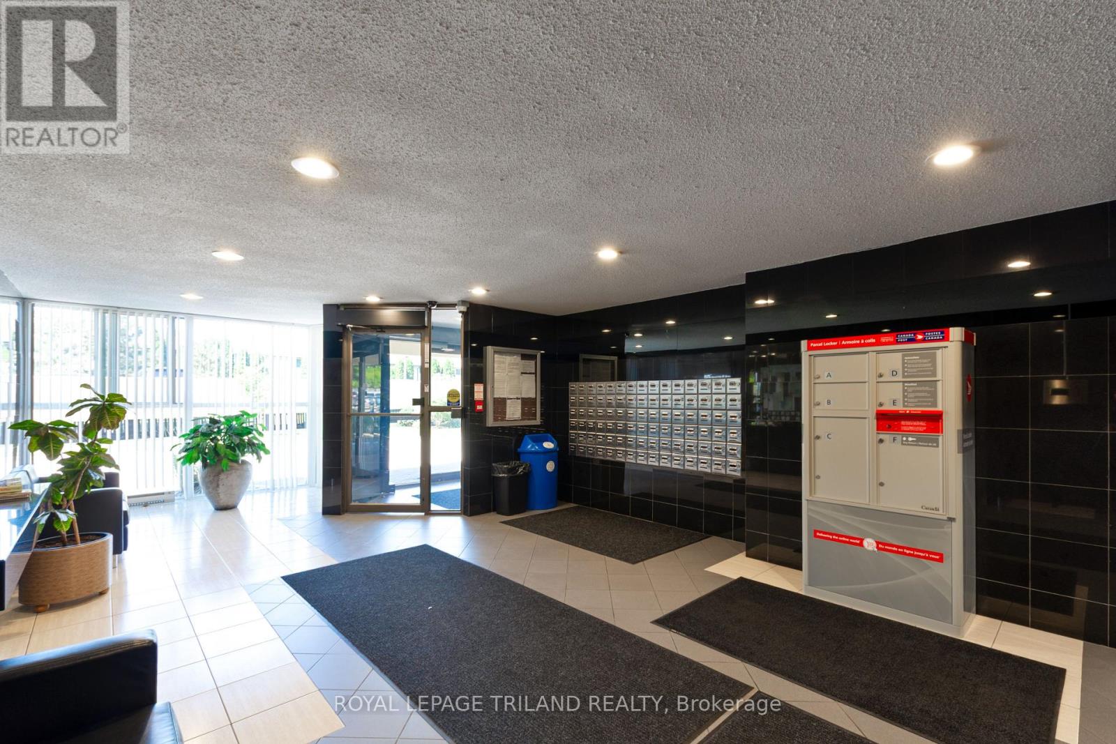 802 - 127 Belmont Drive, London South, Ontario  N6J 4J7 - Photo 4 - X12397104