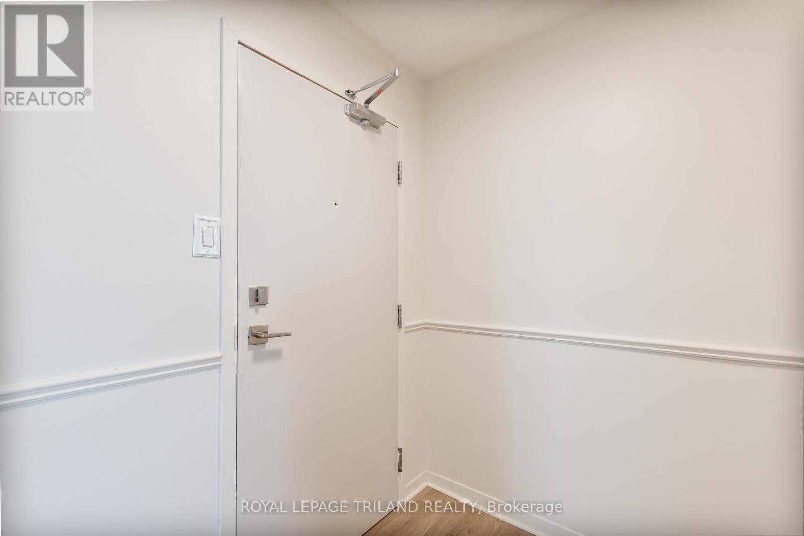 802 - 127 Belmont Drive, London South, Ontario  N6J 4J7 - Photo 6 - X12397104