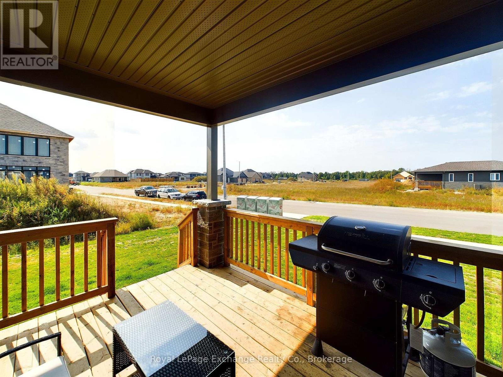 336 Mary Rose Avenue, Saugeen Shores, Ontario  N0H 2C3 - Photo 12 - X12357298