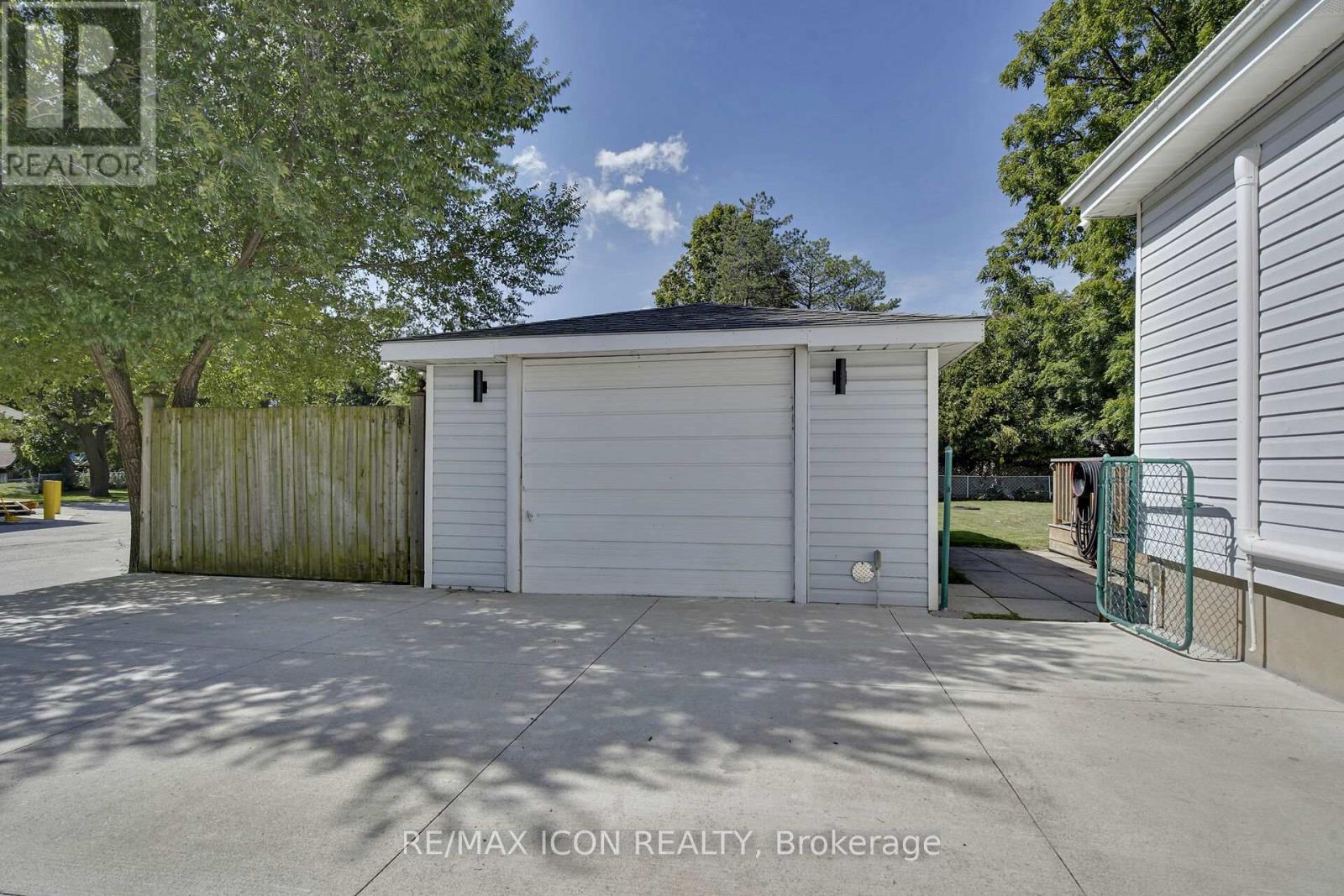 14113 Belmont Road, Central Elgin, Ontario  N0L 1B0 - Photo 4 - X12397119