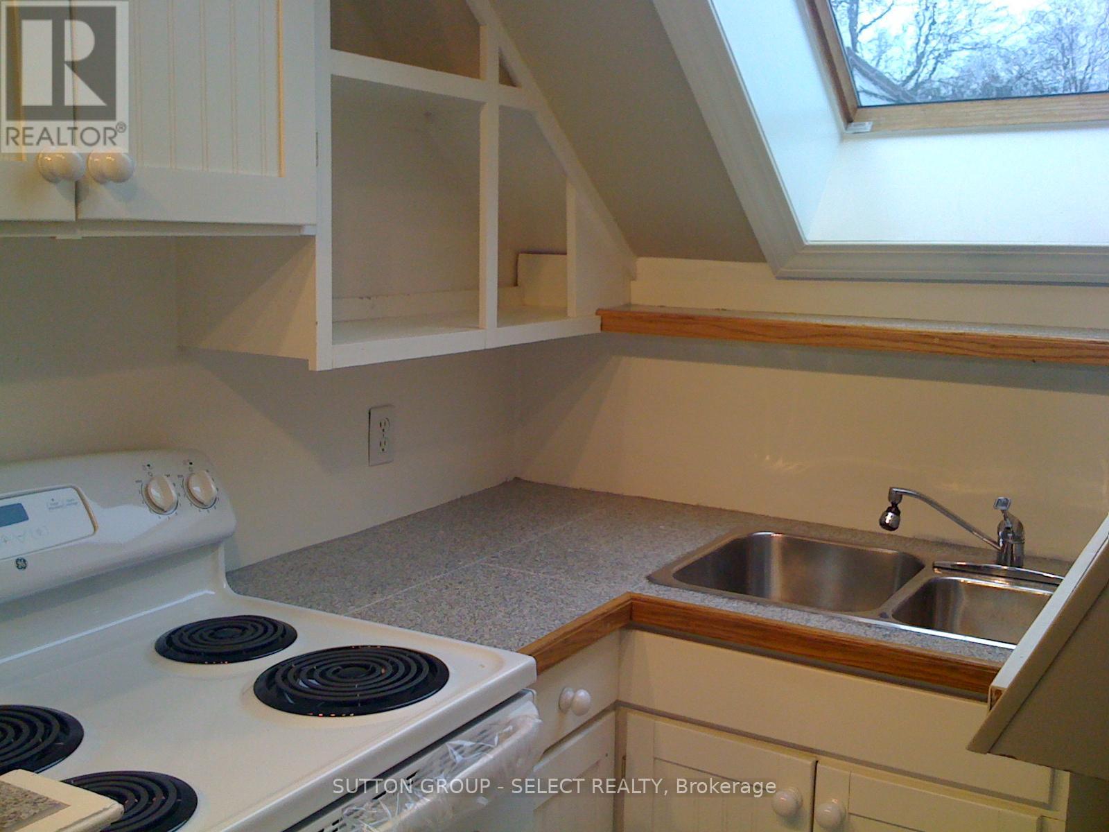 512 William Street, London East, Ontario  N6B 3E6 - Photo 11 - X12397125
