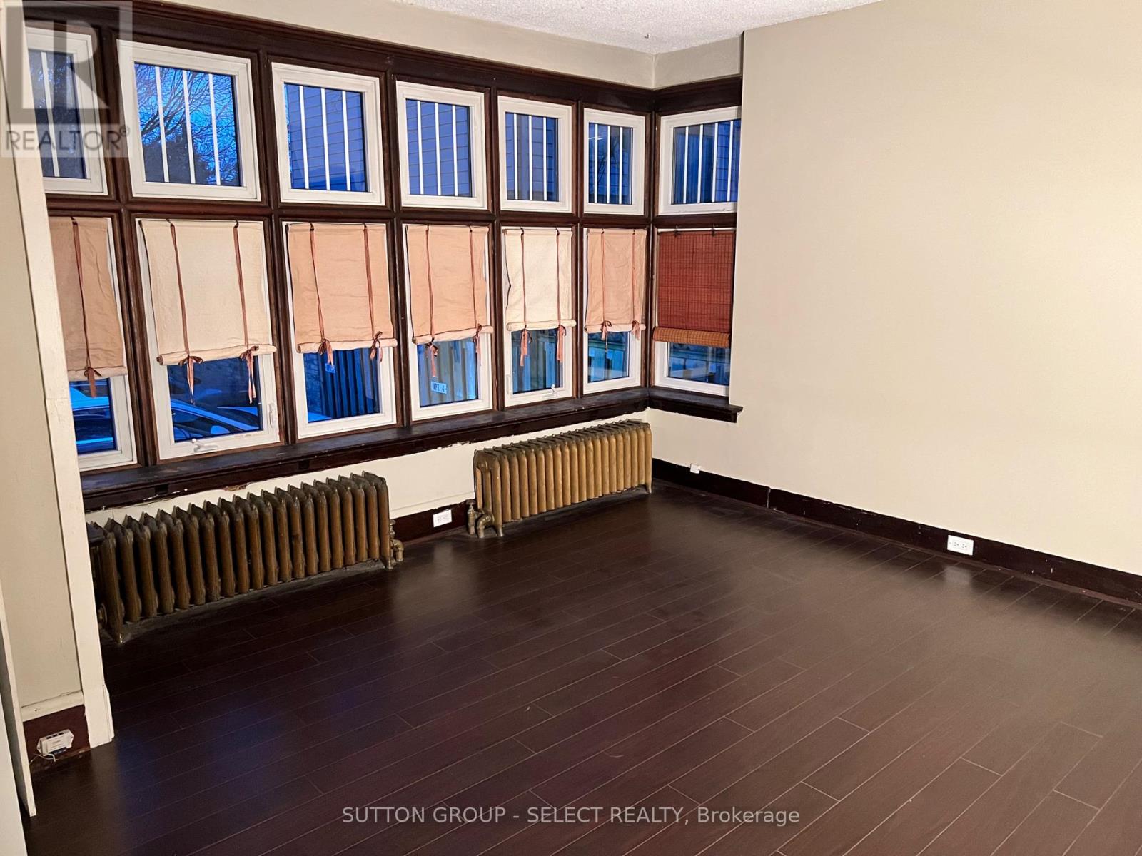 512 William Street, London East, Ontario  N6B 3E6 - Photo 8 - X12397125