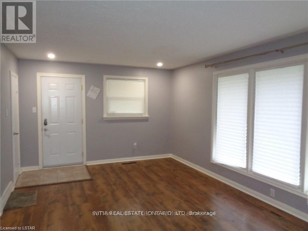Upper - 83 Britannia Avenue, London North, Ontario  N6H 2J3 - Photo 3 - X12397171