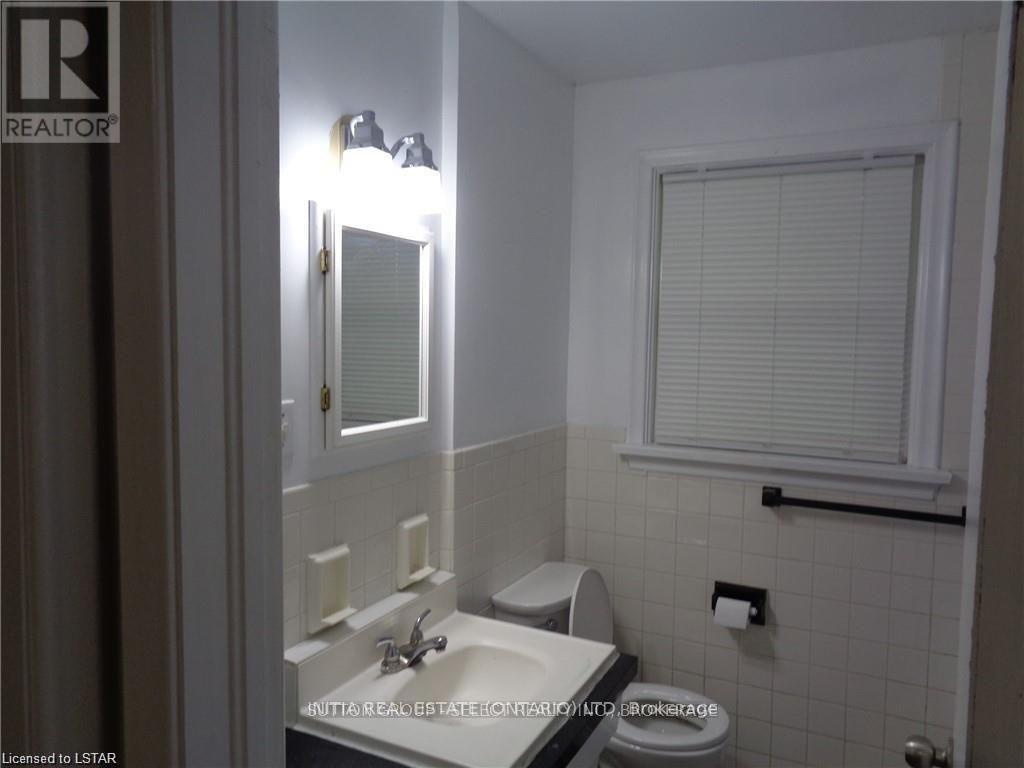 Upper - 83 Britannia Avenue, London North, Ontario  N6H 2J3 - Photo 7 - X12397171