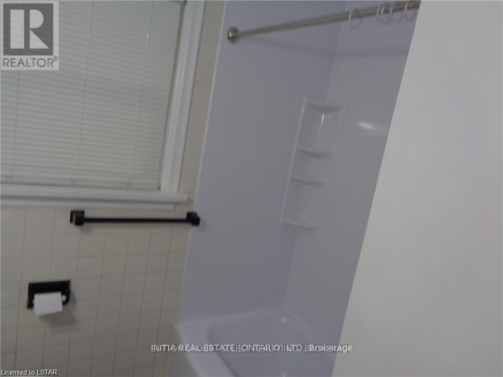 Upper - 83 Britannia Avenue, London North, Ontario  N6H 2J3 - Photo 8 - X12397171