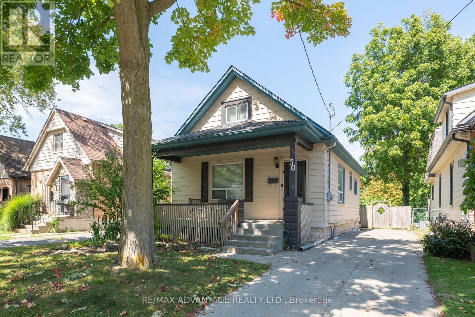 30 LANGARTH STREET E, London South, Ontario