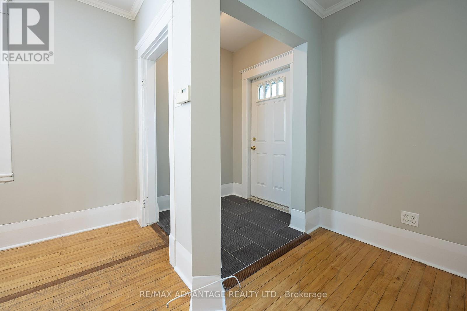 30 Langarth Street E, London South, Ontario  N6C 1Z1 - Photo 4 - X12397176