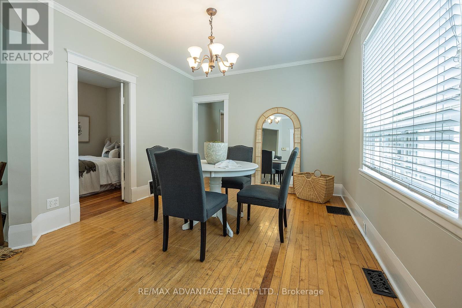 30 Langarth Street E, London South, Ontario  N6C 1Z1 - Photo 8 - X12397176
