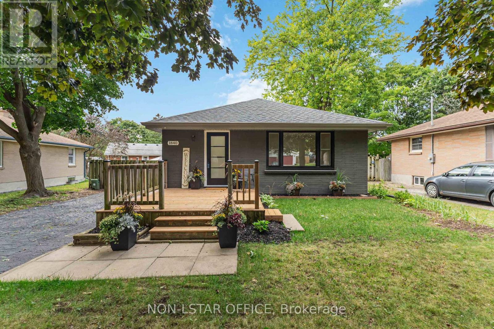 1840 Royal Crescent, London East (East H), Ontario  N5W 2A8 - Photo 1 - X12397212