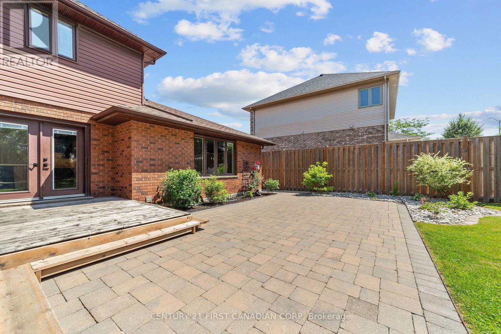 512 Rosecliffe Terrace, London South, Ontario  N6K 4H5 - Photo 10 - X12397295