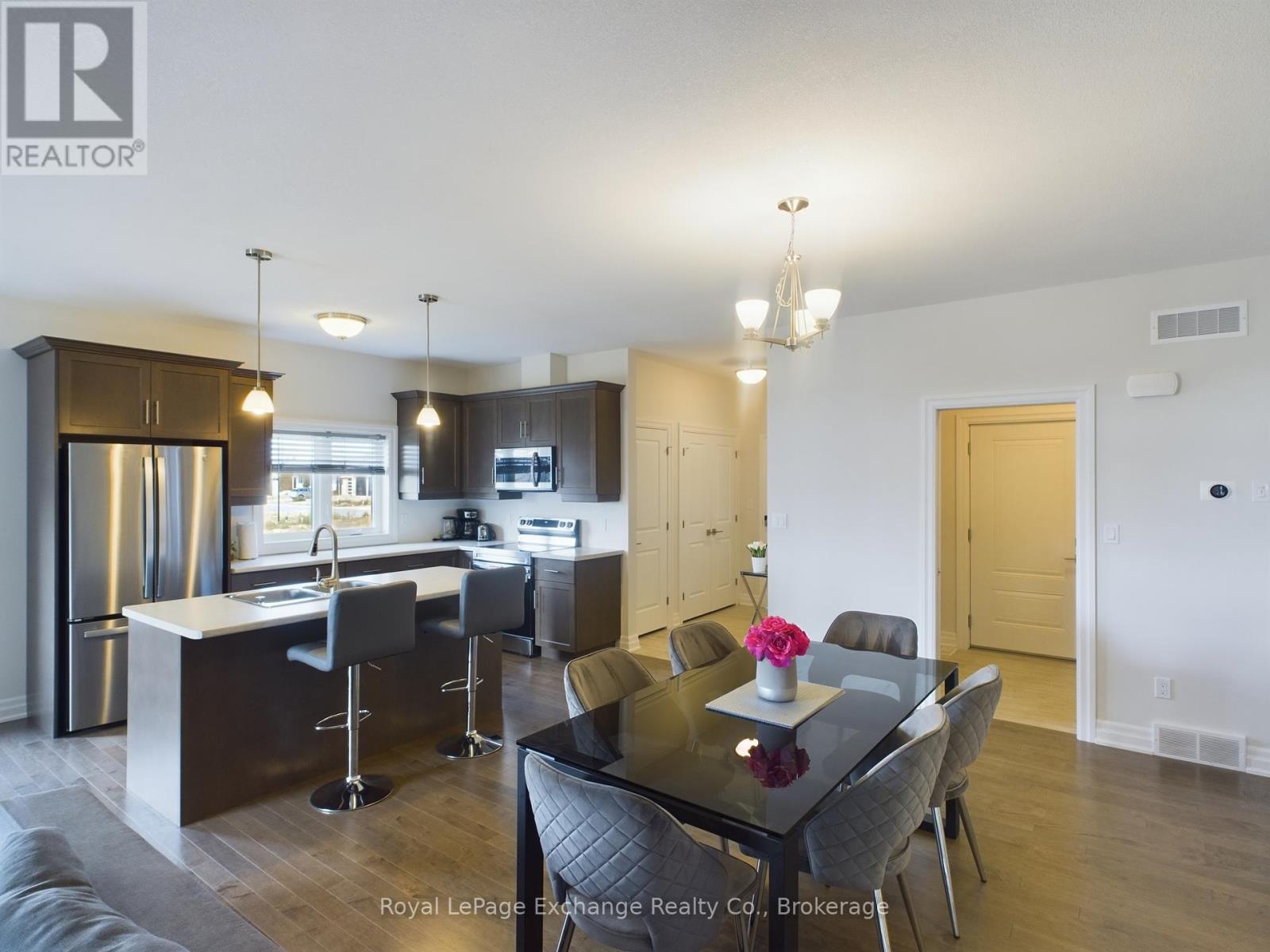 336 Mary Rose Avenue, Saugeen Shores, Ontario  N0H 2C3 - Photo 9 - X12357298