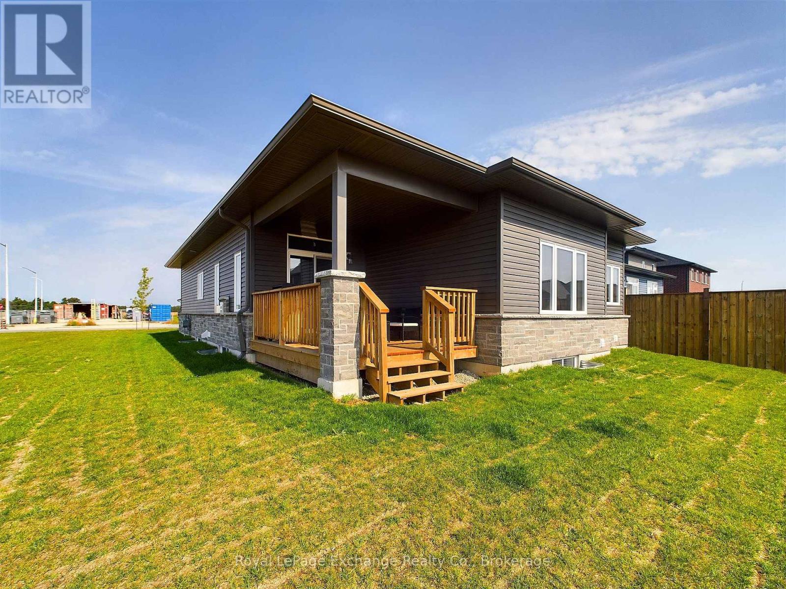 336 Mary Rose Avenue, Saugeen Shores, Ontario  N0H 2C3 - Photo 35 - X12357298